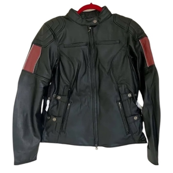 Harley Davidson 120th Anniversary Nostalgia
Triple Vent Women's Leather Jacket - Picture 3 of 15